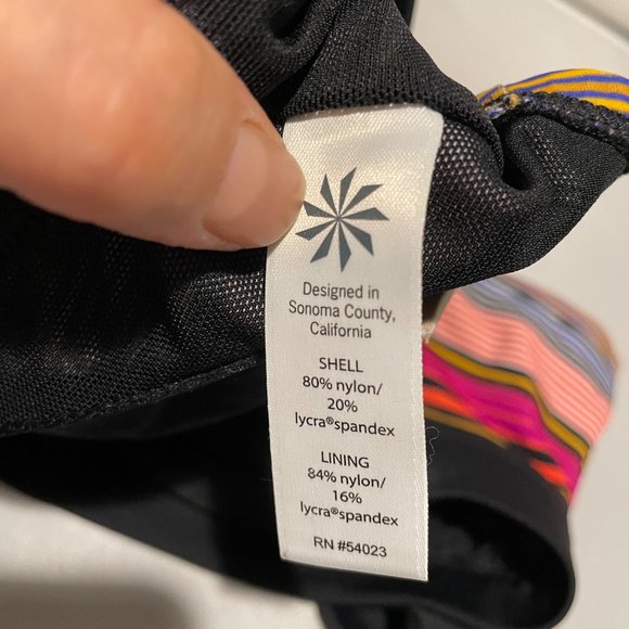 Athleta Capri Stripe Pura Bikini Top/Sports Bra Perfect Condition Size 32D/DD - Picture 9 of 10